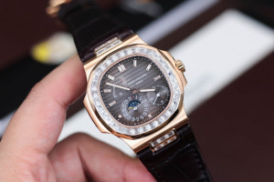 Đồng Hồ Patek Rep 1:1 Patek Philippe 5724 Bọc Vàng Niềng Moissanite Baguette 40mm GR Factory