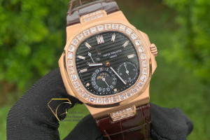 Đồng Hồ Patek Rep 1:1 Patek Philippe Nautilus 5724R-001 Mạ 18K Rose Gold - Date Moonphase 40mm GR Factory