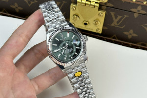 Đồng Hồ Rolex Rep 1:1 Rolex Sky Dweller Mặt Xanh Lá 326934 42mm ZF Factory